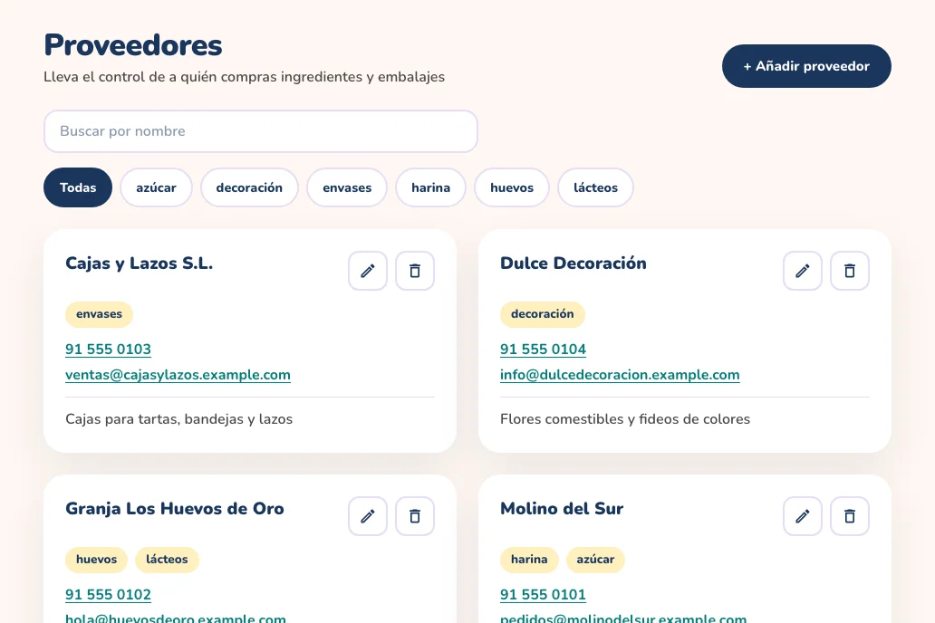 La página Proveedores con cuatro proveedores, sus teléfonos, correos y notas, un buscador y filtros por categoría